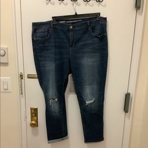 Old Navy Size 18 Distressed Boyfriend Skinny Cropped Jeans